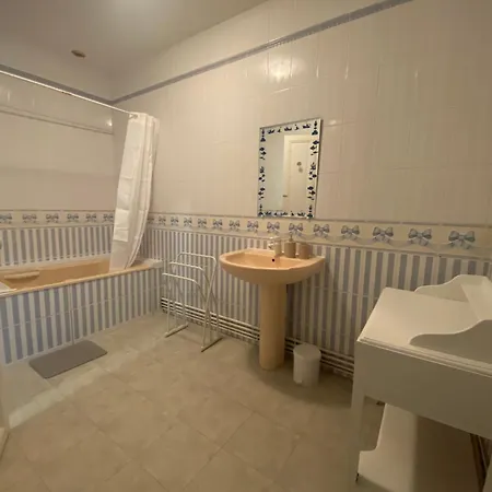 La Grande Amienoise De 7 Chambres, Quartier Calme Et Residentiel
